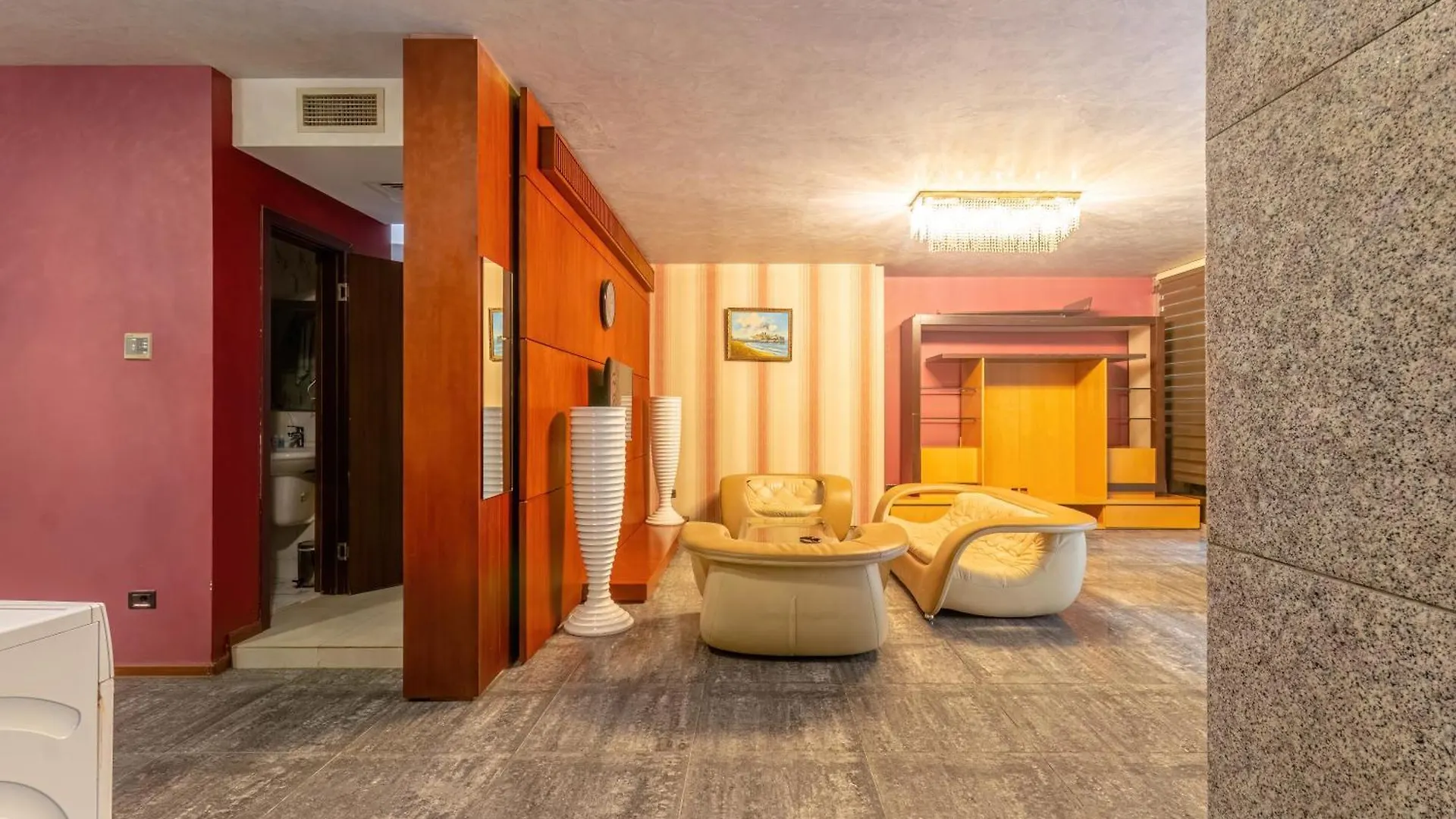 Deluxe Hotel باكو